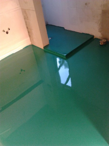 Autolivellante verde lucido pavimento bagno e piatto doccia ( La Spezia )